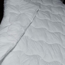 Ковдра біла двоспальна євро холофайбер бавовна 200*210 см (DM4416KR) Ковдра біла двоспальна євро холофайбер бавовна 200*210 см (DM4416KR)